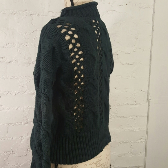 Express Small Crochet Forest Green Crop Sweater - Picture 5 of 8